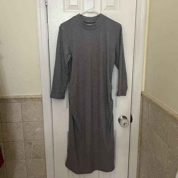 Old Navy Maternity Dresses - Picture 2 of 7